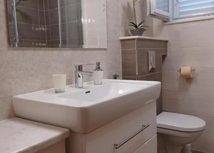 Mg Ravlic * Макарська